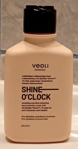 Wygładzająco-nabłyszczający krem z termoochroną z 2% SymHair Thermo™, 1% oleju arganowego i kompleksem kwasów hialuronowych SHINE O’CLOCK