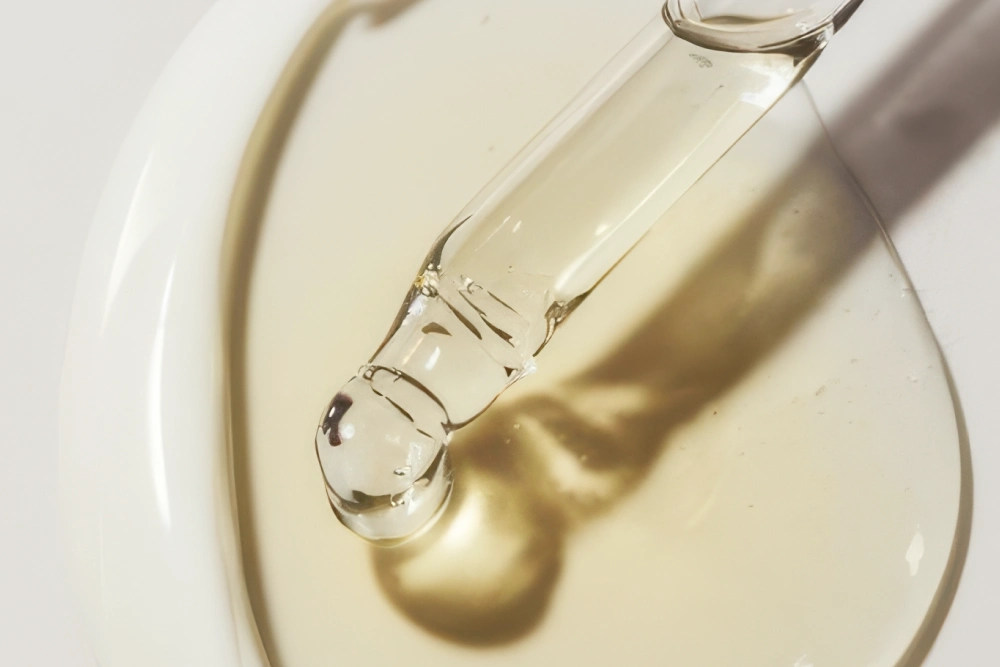 Jak bezpiecznie łączyć retinol i kwasy w jednej rutynie pielęgnacyjnej?