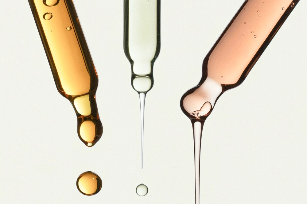 Jak bezpiecznie łączyć retinol z kwasami w codziennej pielęgnacji skóry?