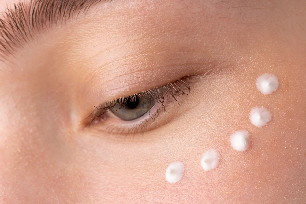 Jak wybrać najlepszy produkt pod oczy? Subiektywny poradnik kosmetolożki