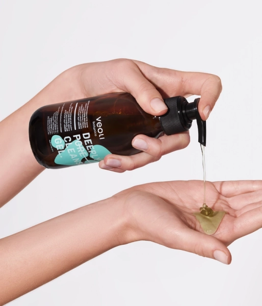 Deep Cleansing Gel with EGCG Active Green Tea Extract, Prebiotic Inulin and ALPAFLOR® ALP®-SEBUM DEEPLY PORE CLEANSING GEL