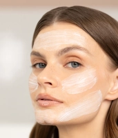 Ultraregenerująca maska ceramidowa z 3% kompleksem ceramidów, 1% ekstraktem z wąkroty azjatyckiej i trehalozą CERAMIDE HUG MASK