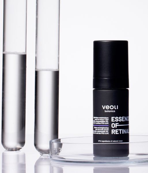 Ujędrniająco-rozjaśniające serum do twarzy i szyi z retinalem 0,06%, niacynamidem 2%, skwalanem 2% i cynkiem PCA 0,2% ESSENCE OF RETINAL