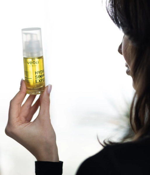 Hydrating and soothing multi-molecular facial serum with hyaluronic acid complex 15%, gluconolactone 1% and troxerutin 1% HYDRA SOOTHING EXPERT