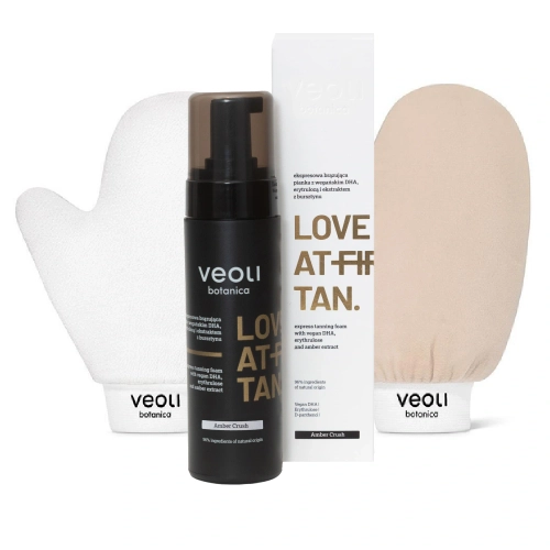 A comprehensive exfoliating and bronzing set for an immediate, warm tanning effect