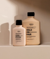 Stymulująco-wzmacniający szampon zapobiegający wypadaniu włosów z 1% Baicapil™, ekstraktem z rozmarynu, kofeiną i melatoniną HOLD ON, HAIR!